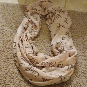 Chic Script Print Scarf in Soft Pink
